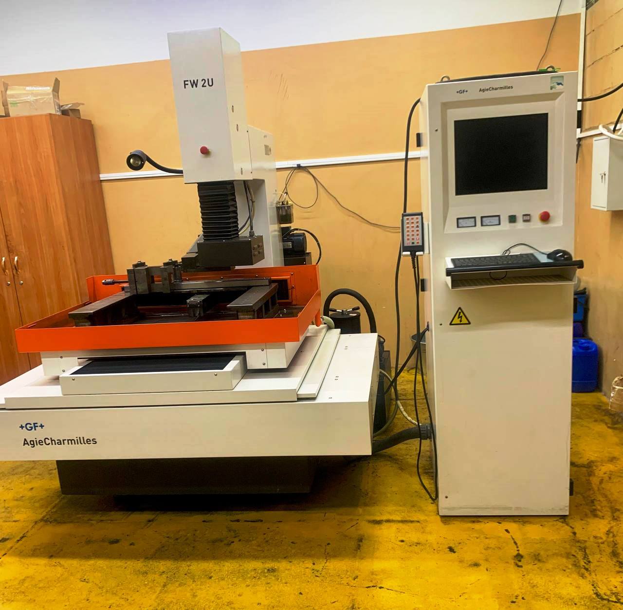 Электроэрозионный проволочно вырезной станок