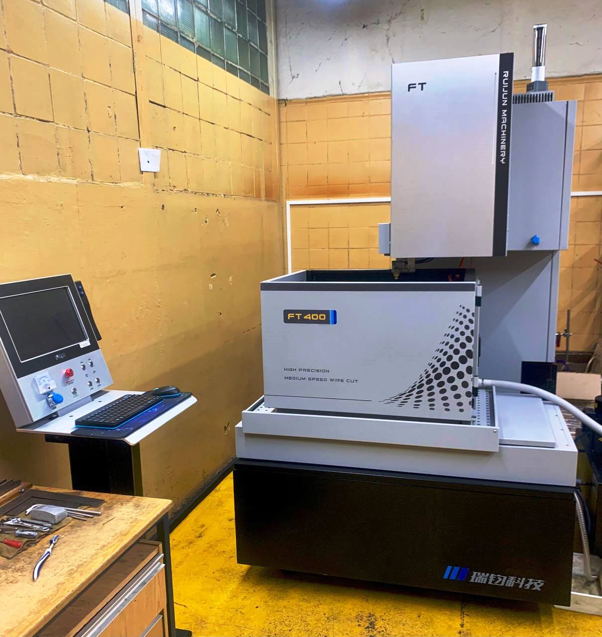 Электроэрозионный проволочно вырезной станок